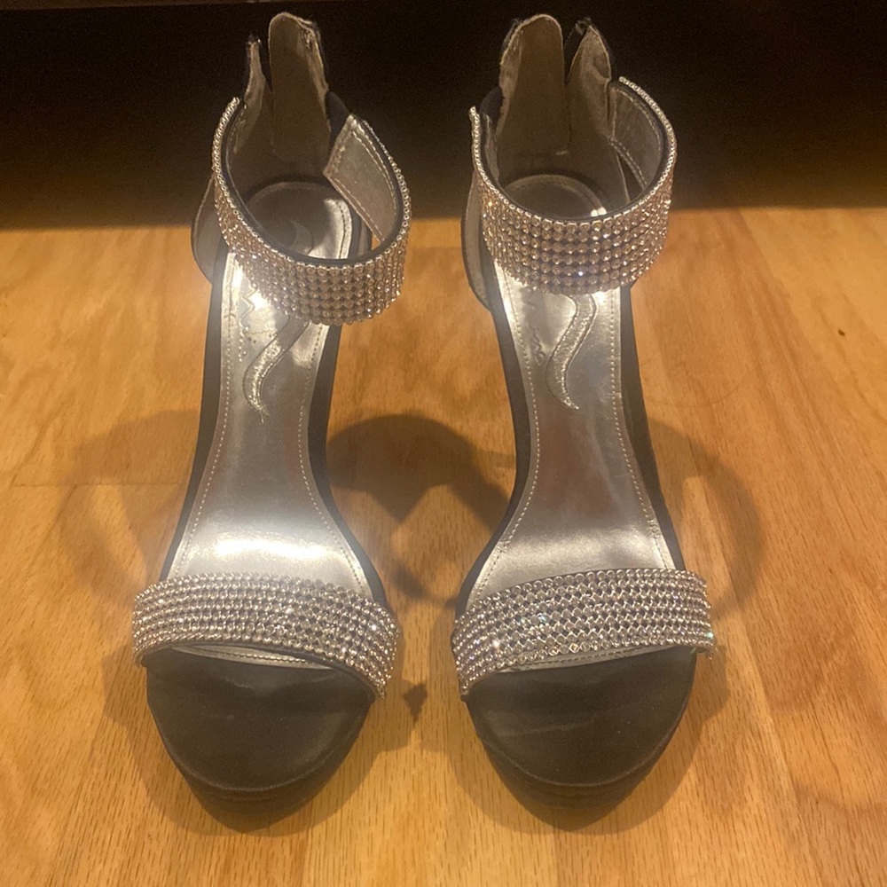 Nina size 9 black stilettos with zip up back and rhinestones, worn once